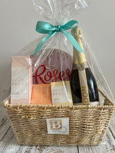 Load image into Gallery viewer, Bubbles &amp; Treats Gift Hamper
