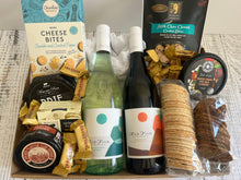 Load image into Gallery viewer, Wine and Grazing Gift Hamper
