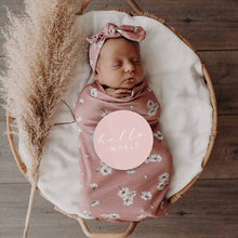 Load image into Gallery viewer, Snuggle Hunny Kids - Reversible Milestone cards - Daisy
